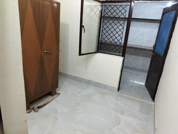 Room in 2 BHK Builder Floor at Oneiric Pacific Residency, Sector 81 – for Rent