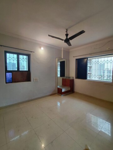 Furnished Amenities in 2 BHK Apartment at HDIL Dheeraj Jamuna, Malad West – for Rent