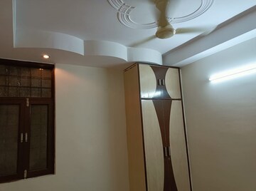 Room in 3 BHK Builder Floor at Gyan Khand I – for Rent
