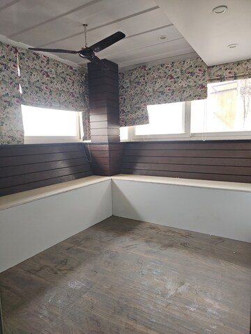 Room in 5 BHK Apartment at Sector 22 Dwarka – for Sale