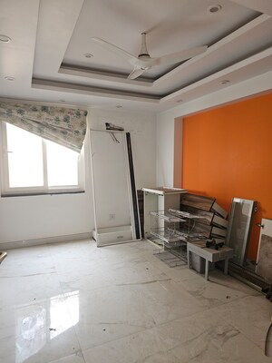 Room in 5 BHK Apartment at Sector 22 Dwarka – for Sale