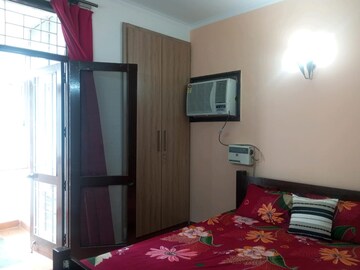 Bedroom in 3 BHK Builder Floor at Ardee City, Sector 52 – for Rent