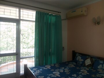 Living Room in 3 BHK Builder Floor at Ardee City, Sector 52 – for Rent