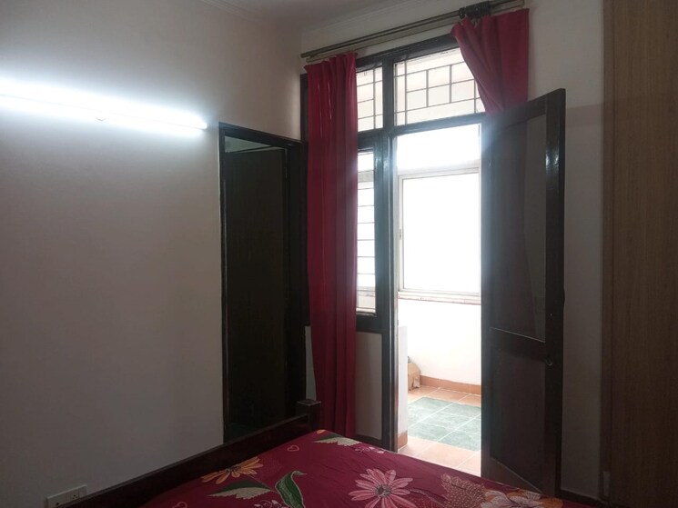 Room, ardee-city 3 Bedroom 2200 Sq.Ft. Builder Floor In Sector 52 Gurgaon 8741246