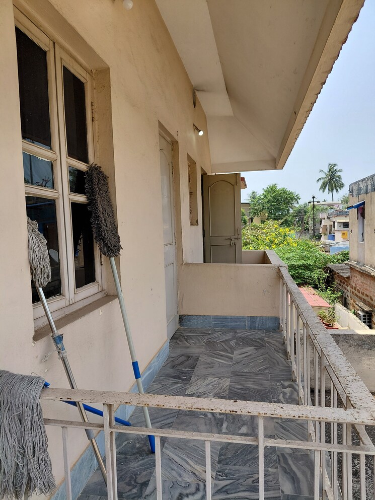 Balcony, nandan vihar Commercial Office Space 2000 Sq.Ft. In Nandan Vihar Bhubaneswar 8741226