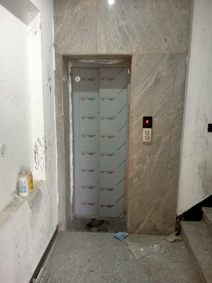 undefined, sector 33 3 Bedroom 1900 Sq.Ft. Builder Floor In Sector 33 Gurgaon 8741236