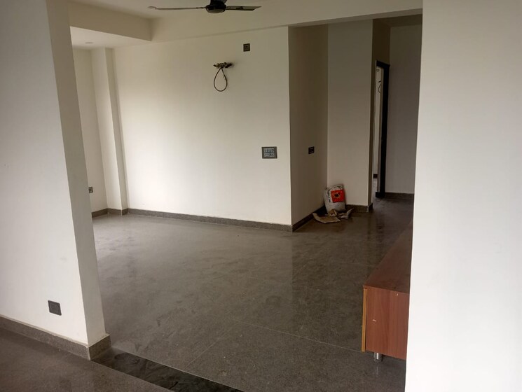 Room, sector 33 3 Bedroom 1900 Sq.Ft. Builder Floor In Sector 33 Gurgaon 8741236