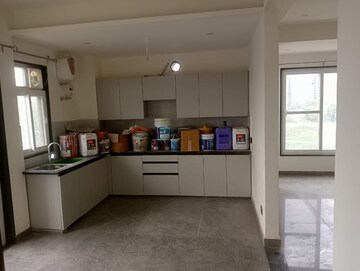 Kitchen in 3 BHK Builder Floor at Sector 33 – for Rent
