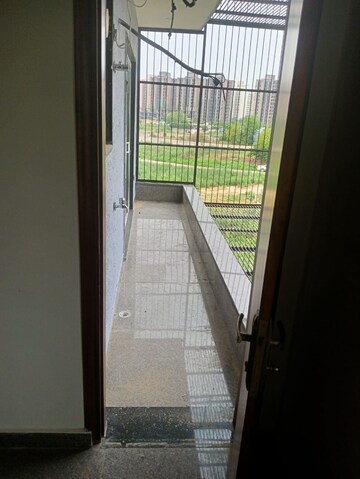 Balcony in 3 BHK Builder Floor at Sector 33 – for Rent