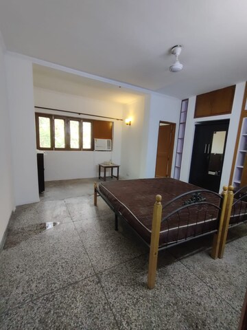 Room in 2 BHK Independent House at Sector 20 – for Rent