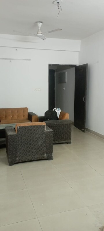 Living Room in 3 BHK Apartment at Supertech Cape Town, Sector 74 – for Rent