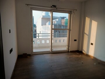 Room in 3 BHK Builder Floor at Sector 14 – for Sale