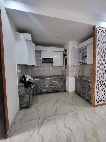Living Room in 2 BHK Apartment at Lokhandwala Complex – for Rent
