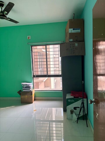 Room in 2 BHK Apartment at DTC Southern Heights, Joka – for Rent