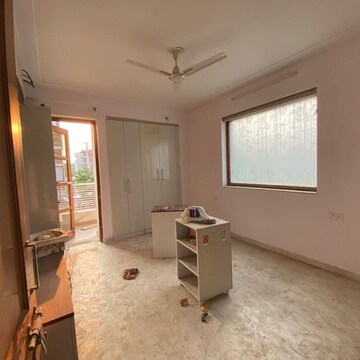 Bedroom in 3 BHK Builder Floor at Sector 57 – for Rent