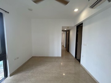 Room in 3 BHK Apartment at Lodha Kiara, Worli – for Rent