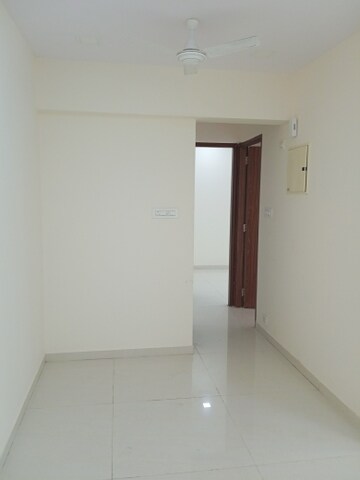 Room in 2 BHK Apartment at Andheri West – for Rent