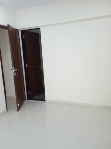 Room in 2 BHK Apartment at Andheri West – for Rent