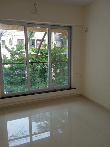 Room in 2 BHK Apartment at Andheri West – for Rent