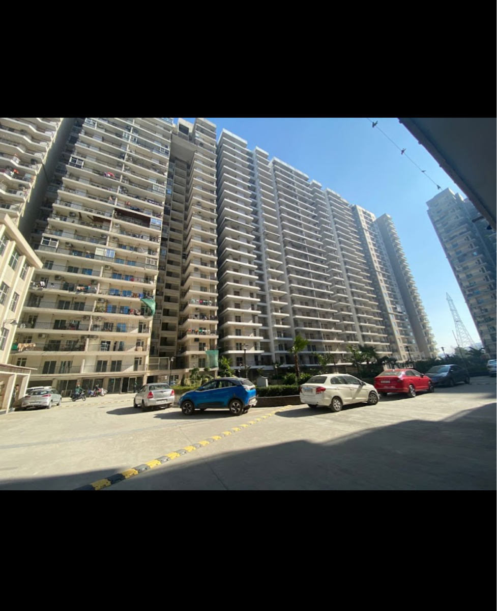 2 BHK + Extra Room Apartment For Rent in Windsor Paradise 2