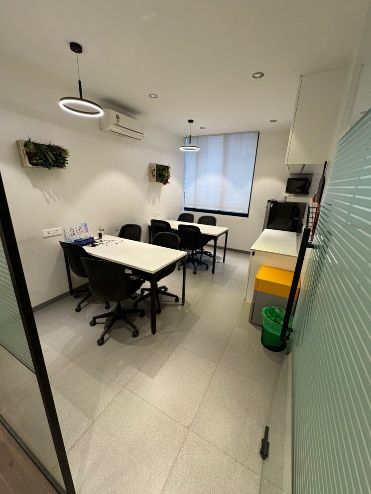 Team Area, oberoi-chambers Commercial Office Space 2000 Sq.Ft. In Andheri West Mumbai 8741668