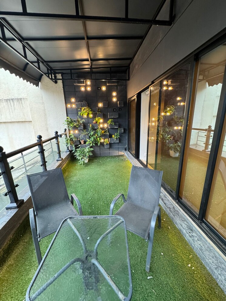Garden, oberoi-chambers Commercial Office Space 2000 Sq.Ft. In Andheri West Mumbai 8741668