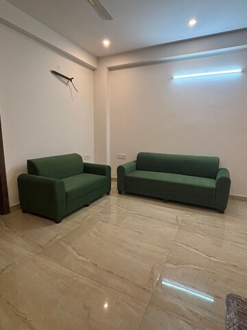 Living Room in 2 BHK Builder Floor at Sector 43 – for Rent