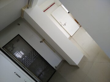 Furnished Amenities in 1 BHK Apartment at Goregaon West – for Rent