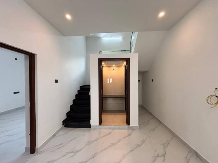 Room, sector 28 3 Bedroom 1800 Sq.Ft. Builder Floor In Sector 28 Faridabad 8741777