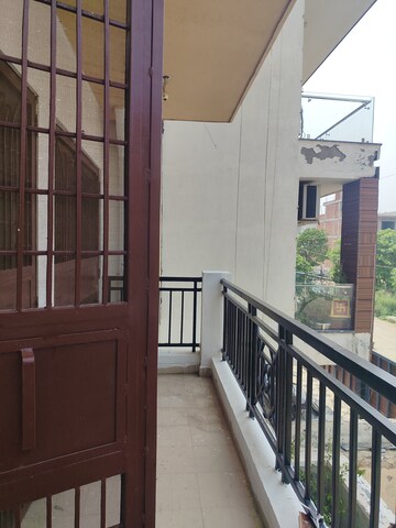 Balcony in 3 BHK Builder Floor at Parklands, Sector 85 – for Rent