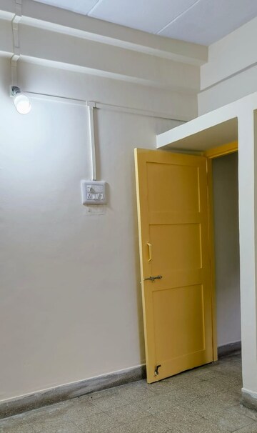 Room in 1 BHK Apartment at KHB Flats, Yelahanka New Town – for Sale