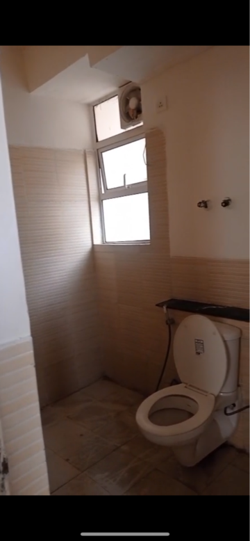 Room in 2 BHK Apartment at Jaypee Greens Wish Town Klassic, Sector 134 – for Rent