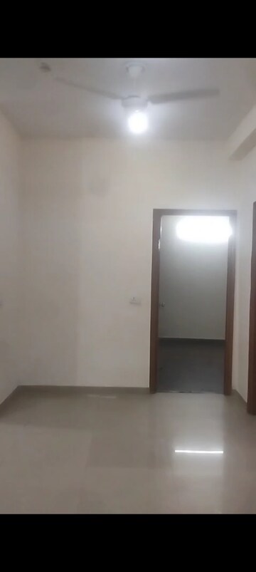 Room in 3 BHK Apartment at Mahagun Montage, Dundahera – for Sale