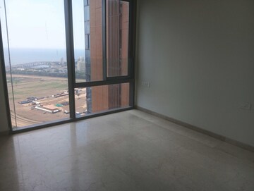 Room in 3 BHK Apartment at Piramal Mahalaxmi, Mahalaxmi – for Rent