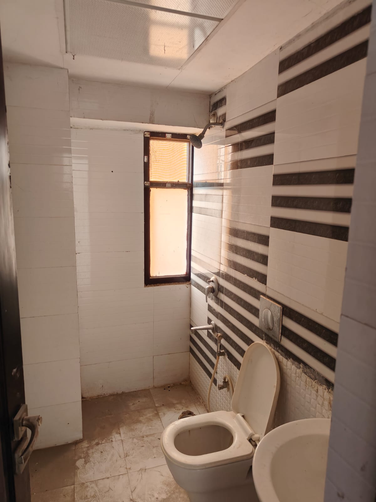 2 BHK + Pooja Room,Extra Room Apartment For Rent in Amna Rolex Estate