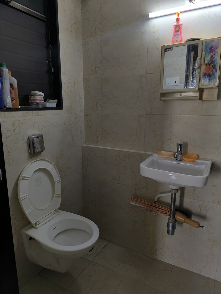 Bathroom, kiran-towers 2 Bedroom 610 Sq.Ft. Apartment In Malad West Mumbai 8741897