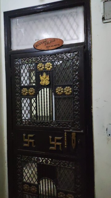 Furnished Amenities in 3 BHK Apartment at New Ashok Nagar – for Rent