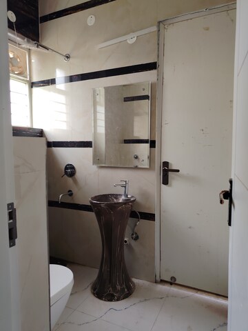 Master Bedroom in 4 BHK Builder Floor at Parklands, Sector 85 – for Rent