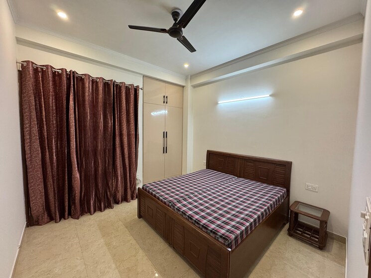 Bedroom, sector 23 3 Bedroom 360 Sq.Yd. Builder Floor In Sector 23 Gurgaon 8742125