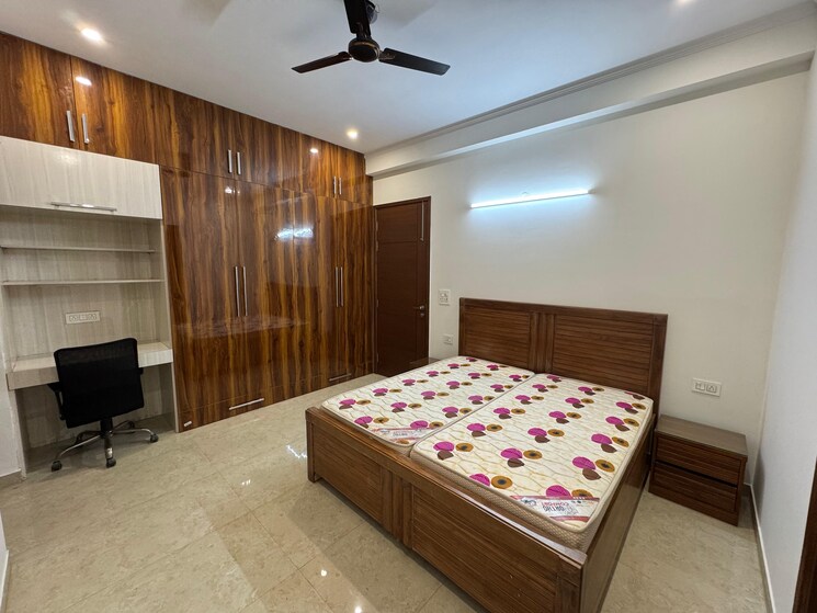 Bedroom, sector 23 3 Bedroom 360 Sq.Yd. Builder Floor In Sector 23 Gurgaon 8742125