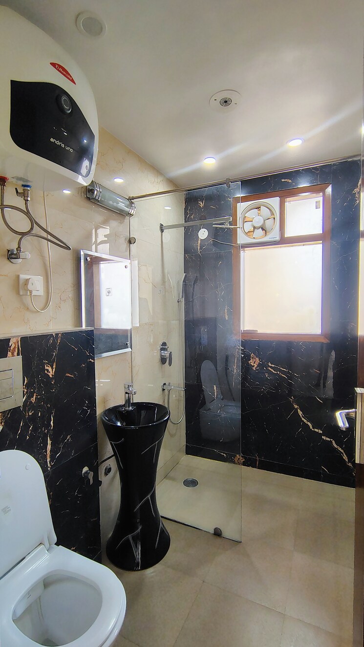 Master Bedroom, dlf-city-gurgaon 5 Bedroom 4586 Sq.Ft. Builder Floor In Sector 27 Gurgaon 8741953