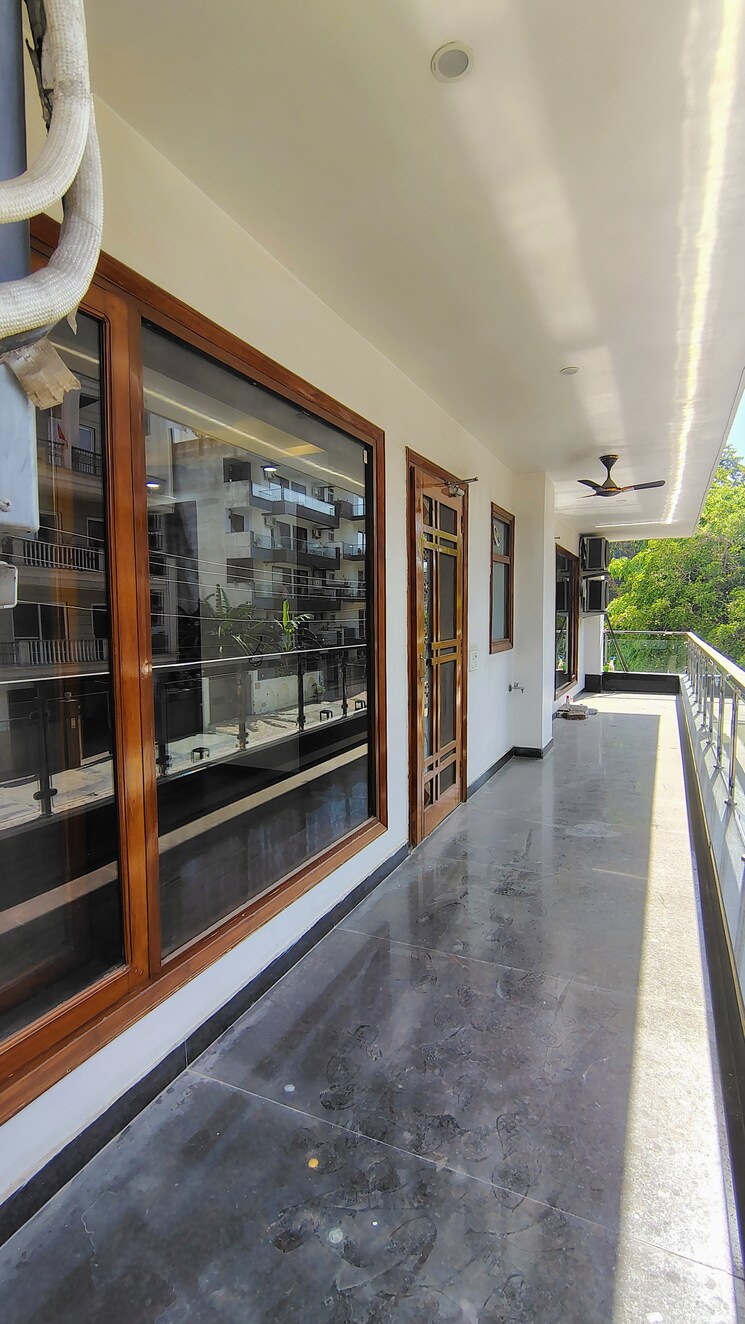 Balcony, dlf-city-gurgaon 5 Bedroom 4586 Sq.Ft. Builder Floor In Sector 27 Gurgaon 8741953