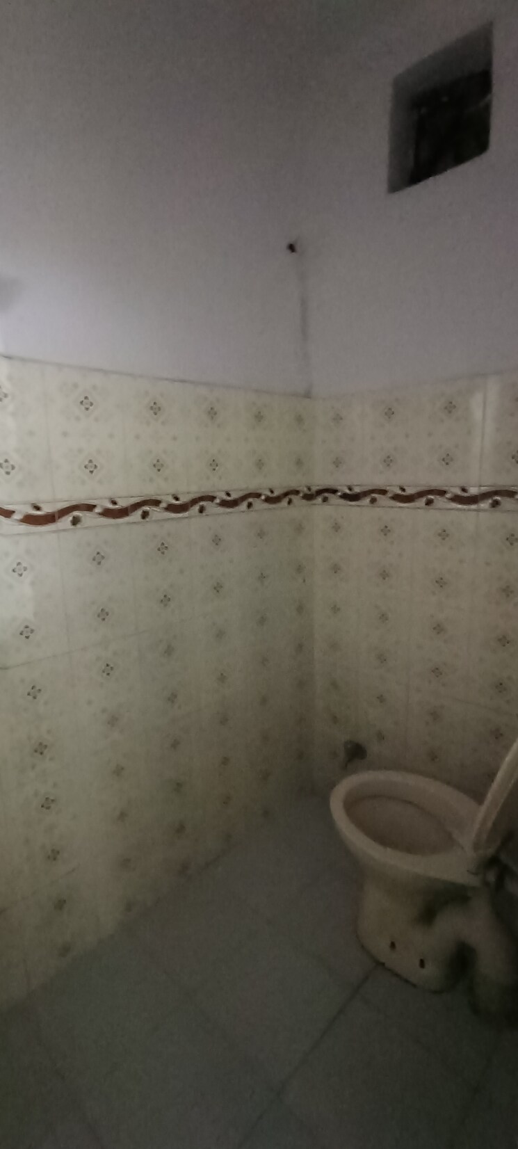 Bathroom, rwa-chittaranjan-park-block-r 1.5 Bedroom 500 Sq.Ft. Apartment In Chittaranjan Park Delhi 8742035