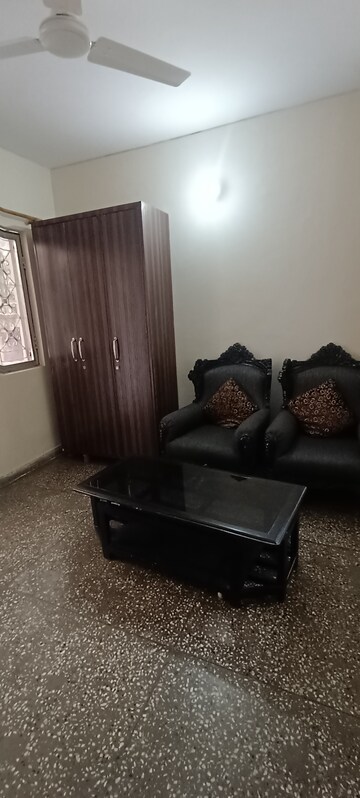 Living Room in 1.5 BHK Apartment at RWA Chittaranjan Park Block R, Chittaranjan Park – for Rent
