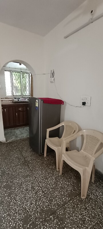 Master Bedroom in 1.5 BHK Apartment at RWA Chittaranjan Park Block R, Chittaranjan Park – for Rent