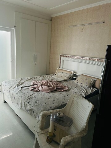 Bedroom in 4 BHK Apartment at Supertech Cape Town, Sector 74 – for Rent