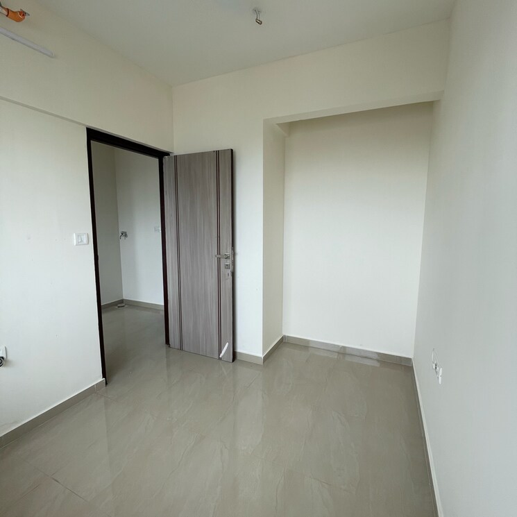 Room, goregaon east 1 Bedroom 330 Sq.Ft. Apartment In Goregaon East Mumbai 8742037