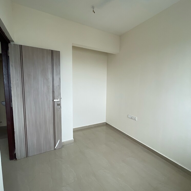 Room, goregaon east 1 Bedroom 330 Sq.Ft. Apartment In Goregaon East Mumbai 8742037