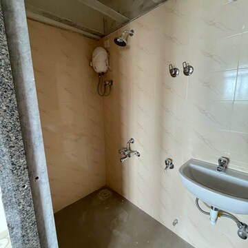 Bathroom in 1 BHK Apartment at Goregaon East – for Rent