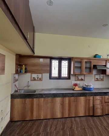 Kitchen in 3 BHK Builder Floor at Sector 33 – for Rent